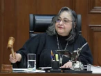 Entre aplausos, SCJN inicia la que se espera sea su última sesión