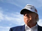 Trump quiere que EU fabrique tanques y chips, no camisetas y calcetines