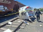 Entregan ambulancia en la mañana, por la tarde choca contra tren; hay un muerto