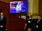 "No estoy aquí para remplazar a los humanos", asegura ministra albanesa generada por IA