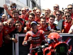 Marc Márquez gana la sprint en Italia en remontada sobre Bagnaia