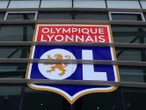 Olympique Lyon 'regatea' al descenso, jugará en Ligue 1