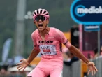¡México en lo alto! Isaac del Toro gana etapa 17 del Giro