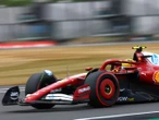 Hamilton admite que cometió un error y así perdió la pole en Silverstone
