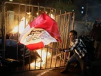 Masiva protesta en Perú tras instalarse nuevo gobierno | VIDEOS