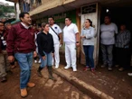 En Puebla, director del ISSSTE supervisa atención a damnificados