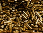 EU planea prohibir venta de armas… a las personas trans
