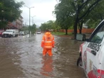 Tormenta tropical Raymond deja inundaciones en varias colonias de Zihuatanejo