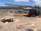 Conductor reportado como desaparecido es hallado muerto dentro de enorme socavón
