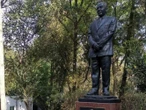 La estatua de Felipe Calderón ya no está en Los Pinos ¿La quitaron? 