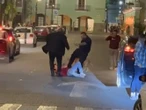 Cadeneros del antro ‘Monique’ dan brutal golpiza a joven | VIDEO