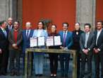 Sheinbaum firma convenio de rehabilitación para personas con discapacidad con Teletón