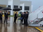 Marco Rubio llega al AIFA en medio de una fuerte lluvia