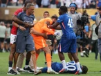 VIDEO: Luis Enrique agrede a jugador de Chelsea tras perder la final