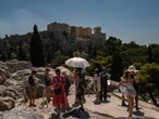 Acrópolis de Atenas cierra temporalmente por ola de calor en Grecia