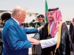 EU y Arabia pactan venta de armamento; Trump logra acuerdo de 600 mmdd