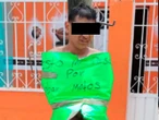Habitantes de Atoyac de Álvarez exhiben a presunto ladrón de motocicletas