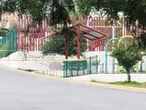 Balean a mujer que esperaba en la banca de un parque