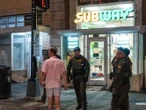 Arrestan a un hombre por arrojarle un sándwich a un oficial... y trabajaba en la Fiscalía de EU