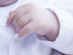 Bebé de 4 meses se asfixia con una bolsa de plástico
