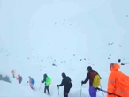 Tormenta en el Everest deja a cientos de personas atrapadas a más de 4 mil metros de altura