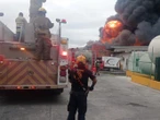 Tras 12 horas, sofocan incendio en fábrica de aceites en Nuevo León