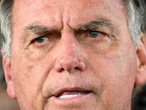 Ordenan arresto domiciliario a Bolsonaro por violar restricciones: le confiscan celular