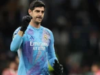 Courtois intenta atrapar una rata en pleno partido
