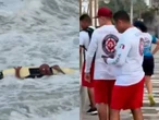 Surfista es auxiliado tras quedar atrapado por marejadas del huracán Priscilla en Mazatlán