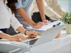 La Gen Z no sabe de etiqueta laboral... y las empresas tienen que capacitarlos