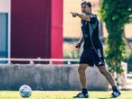 Almeyda promete darle batalla al Barcelona