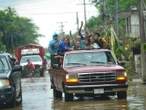 Onda tropical 37 y vaguadas provocarán tormentas en 20 estados; SMN alerta por deslaves hoy 13 de octubre