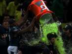 Eagles celebra segundo título de Super Bowl con Gatorade de color...