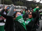 Colectivos feministas protestan en Lima contra el nuevo presidente José Jerí