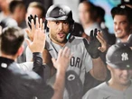 Bombardean Tampa Bay: Schlittler roza la perfección y Stanton conecta jonrón vital