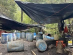 Desmantelan narcolaboratorio que producía 50 toneladas de metanfetamina a la semana