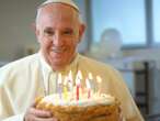 El Papa Francisco celebra 12 años de pontificado con un pastel en el hospital