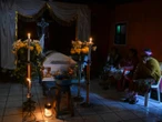 Turba lincha a cinco hombres acusados de saqueo tras sismos en Guatemala