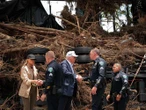 Trump visita Texas tras inundaciones que dejan más de 120 muertos