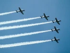 Águilas Aztecas de la Fuerza Aérea cubren el cielo de Guaymas