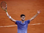 Alcaraz la libra en las primeras de Roland Garros