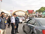 Migración trata mejor a paisanos que agentes mexicanos; denuncian cobros y decomisos 
