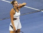 Vondrousova 'regala' boleto a Semifinal para Sabalenka