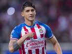 ¡Es oficial! Alan Pulido regresa a vestir los colores de Chivas