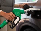 ¡Aprovechen, todas bajaron! Precio de la gasolina hoy 15 de octubre de 2025 en México