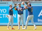 Brewers barre a los campeones, el equipo del momento 