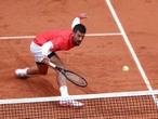 Djokovic vuelve a sonreír en París