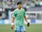 El mexicano Obed Vargas fue agredido por Sergio Busquets