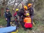 Hombre se pone borracho y cae en pozo; lo rescatan gracias a vecinos 