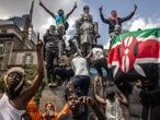Dos muertos y 300 heridos deja represión en protestas en Kenia